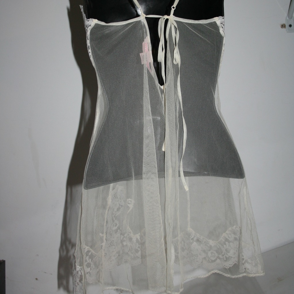 VS Victoria Secrets See Thru White/Cream Nighty - Picture 4 of 8